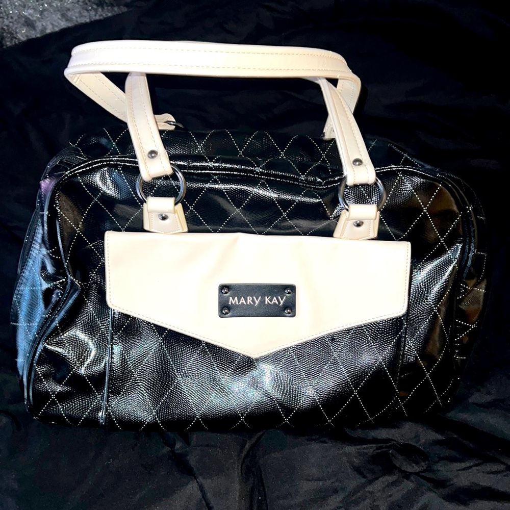 Vintage MaryKay duffel bag, rarely used.